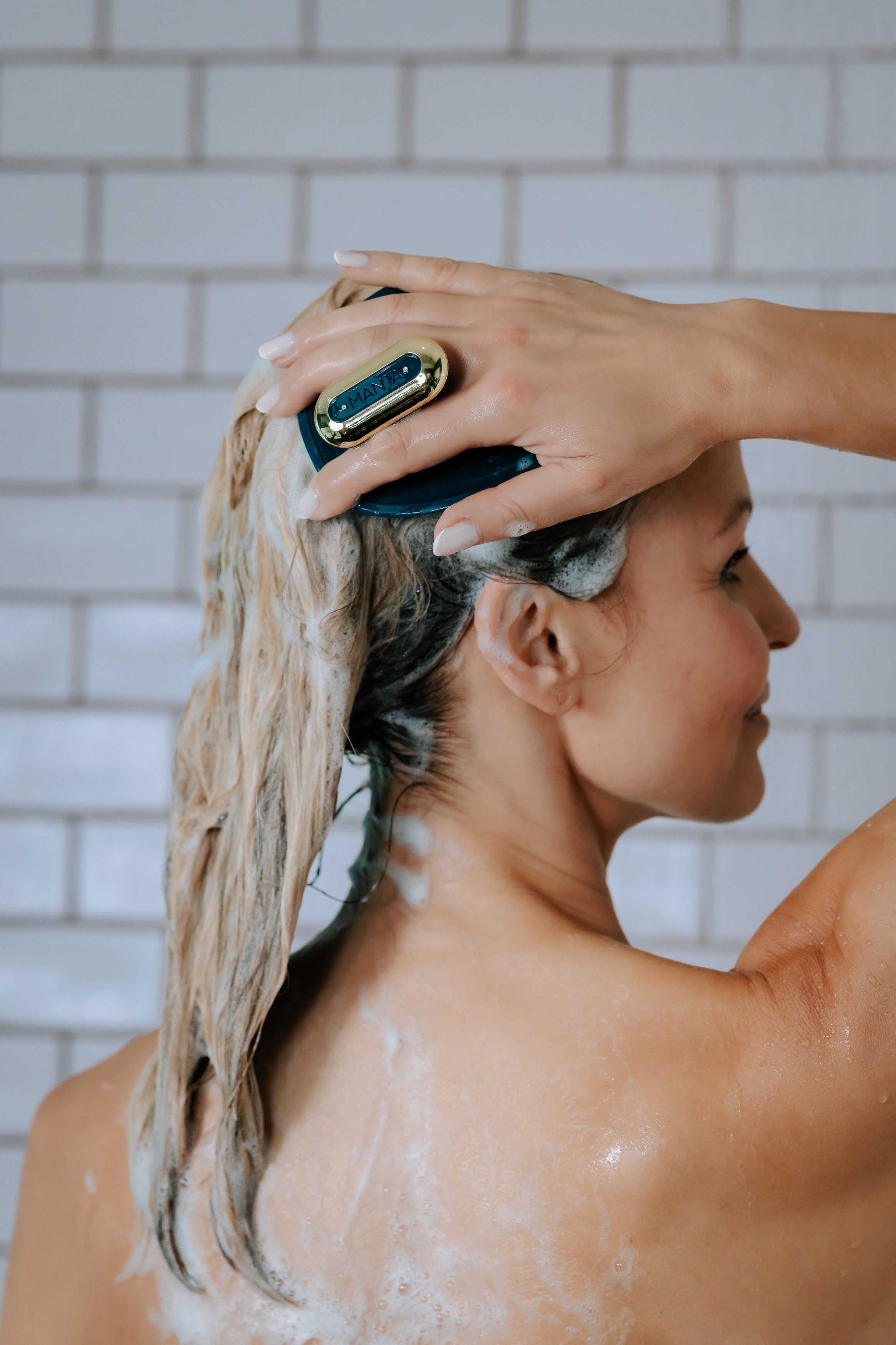 Manta Pulse Professional Scalp Massage Brush for Relaxation – Dr